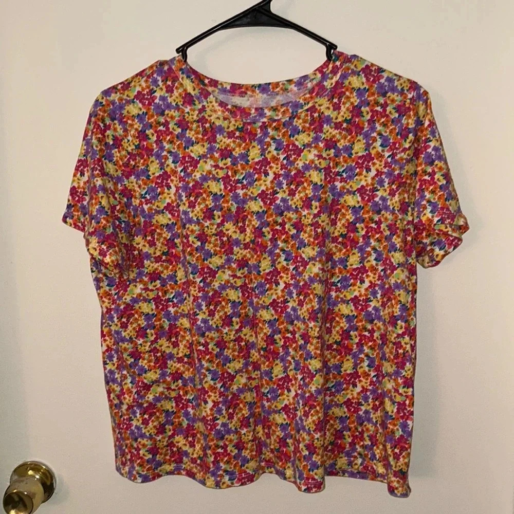 😍Old navy flowered top 😍